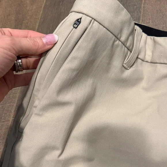 7 Diamonds Men's Tan Chinos
